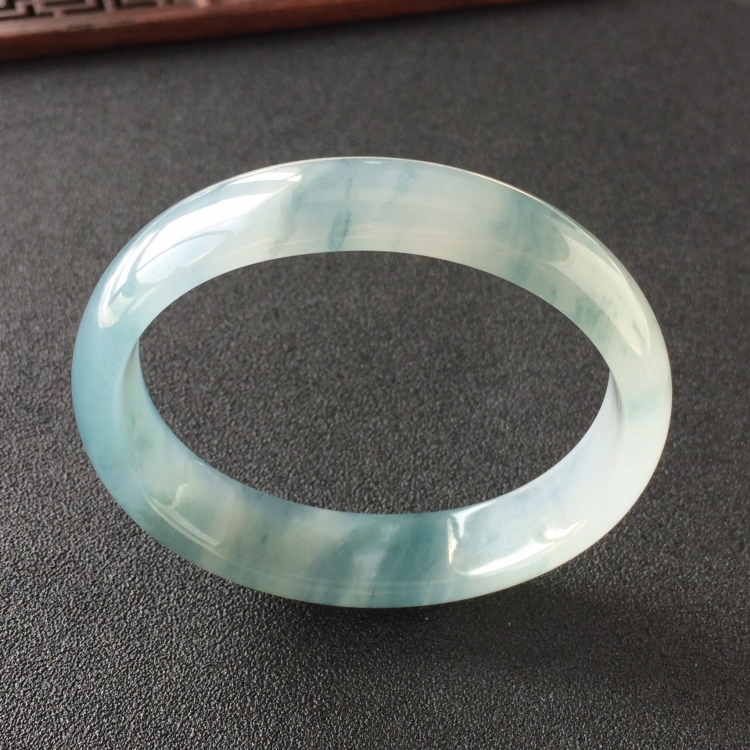 (超值推荐)糯冰种飘花贵妃镯(56.8mm-49mm)