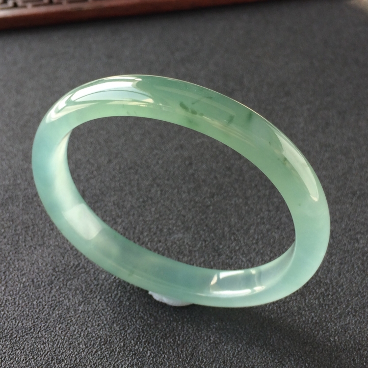 (超值推荐)冰种晴水飘花贵妃镯(55.1mm-46.6mm)