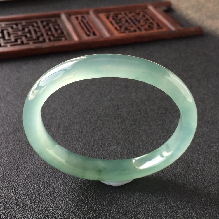 (超值推荐)冰种晴水飘花贵妃镯(55.1mm-46.6mm)