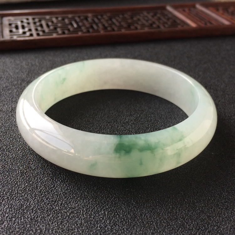 (超值推荐)糯冰种飘花手镯(57.6mm)