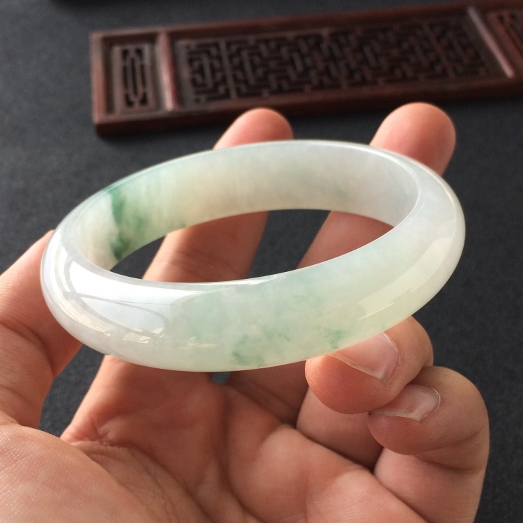 (超值推荐)糯冰种飘花手镯(57.6mm)