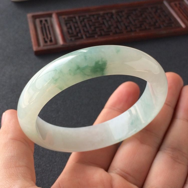 (超值推荐)糯冰种飘花手镯(57.6mm)