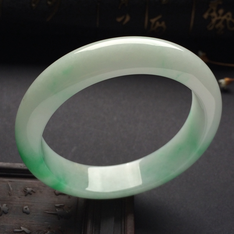 （超值推荐）糯冰种飘翠手镯（56.9mm）