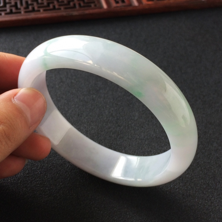 (超值推荐)糯冰种飘花手镯(63.1mm)