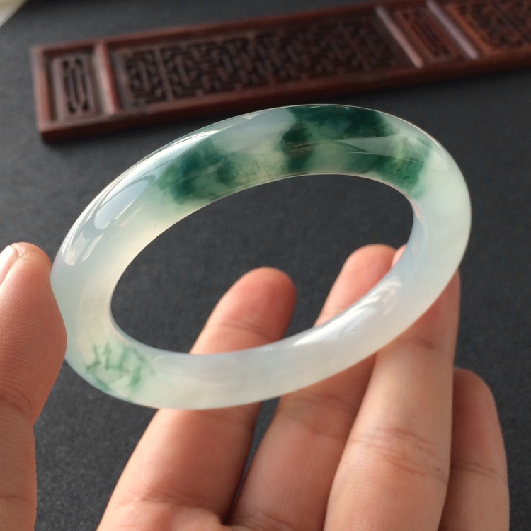 (超值推荐)冰种飘花圆条手镯(54.6mm)