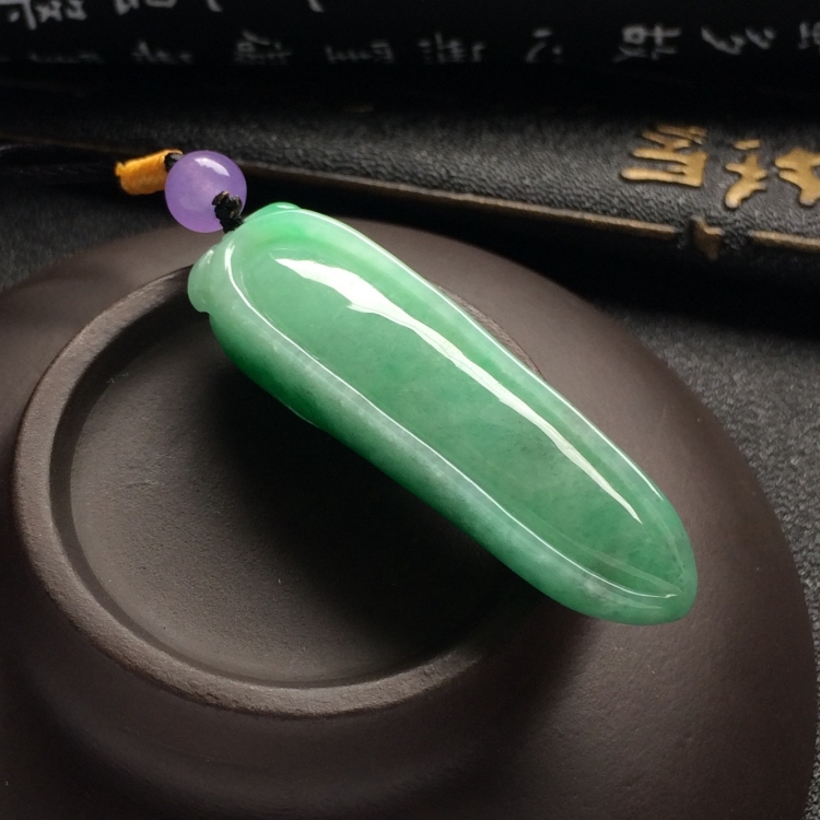 （超值推荐）糯冰种翠色福瓜挂件