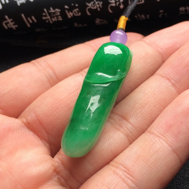 （超值推荐）糯冰种翠色福瓜挂件