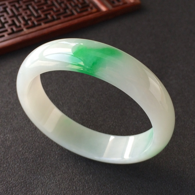 (超值推荐)糯冰种飘翠手镯(56.7mm)