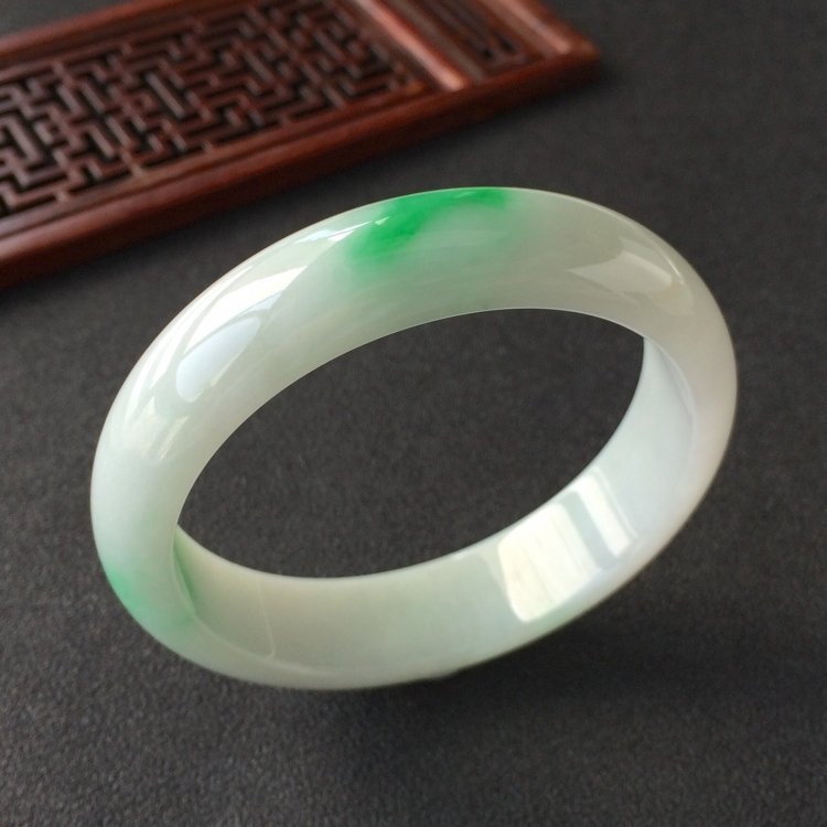 (超值推荐)糯冰种飘翠手镯(56.7mm)