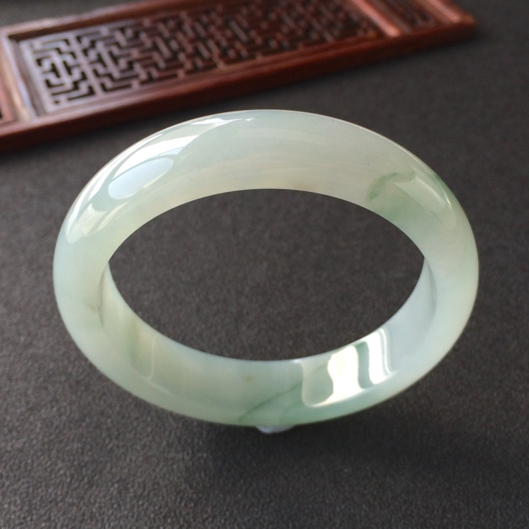 (超值推荐)糯冰种飘花手镯(56.4mm)