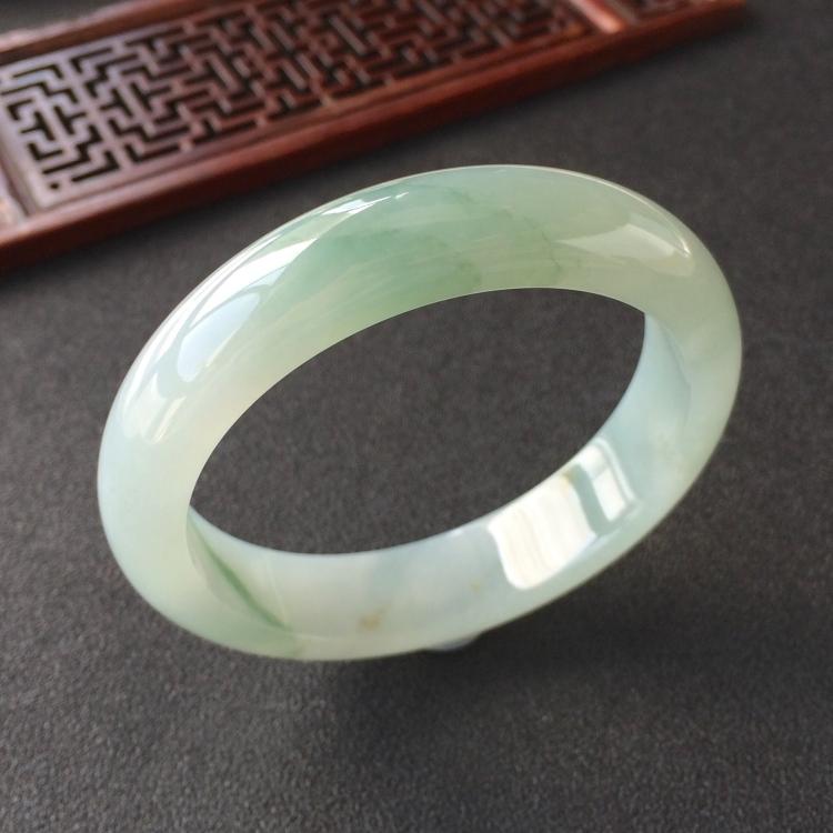 (超值推荐)糯冰种飘花手镯(56.4mm)
