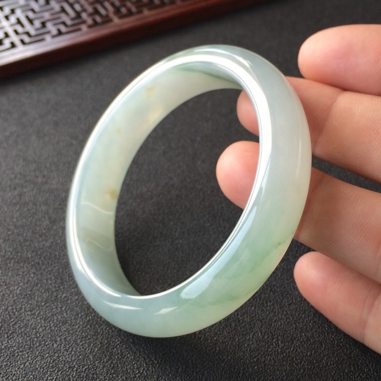 (超值推荐)糯冰种飘花手镯(56.4mm)
