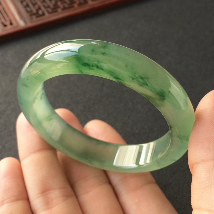 (超值推荐)冰种晴水飘花手镯(53.5mm)