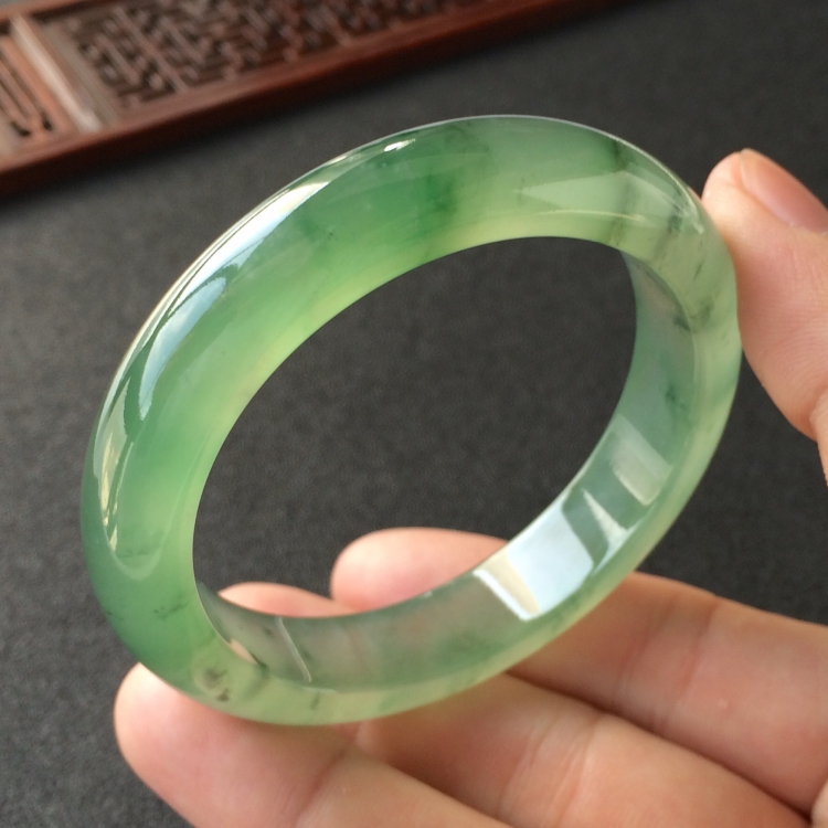 (超值推荐)冰种晴水飘花手镯(53.5mm)