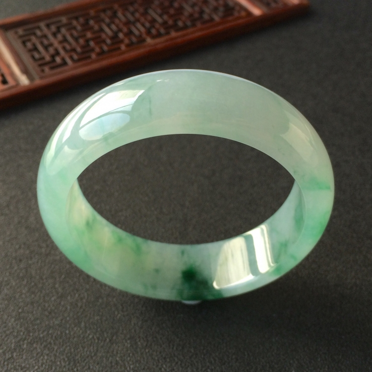 (超值推荐)糯冰种飘花手镯(59.8mm)