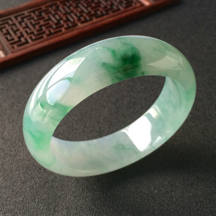 (超值推荐)糯冰种飘花手镯(59.8mm)