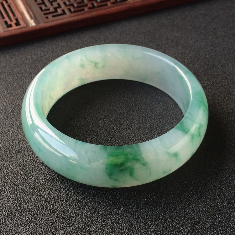 (超值推荐)糯冰种飘花手镯(59.8mm)