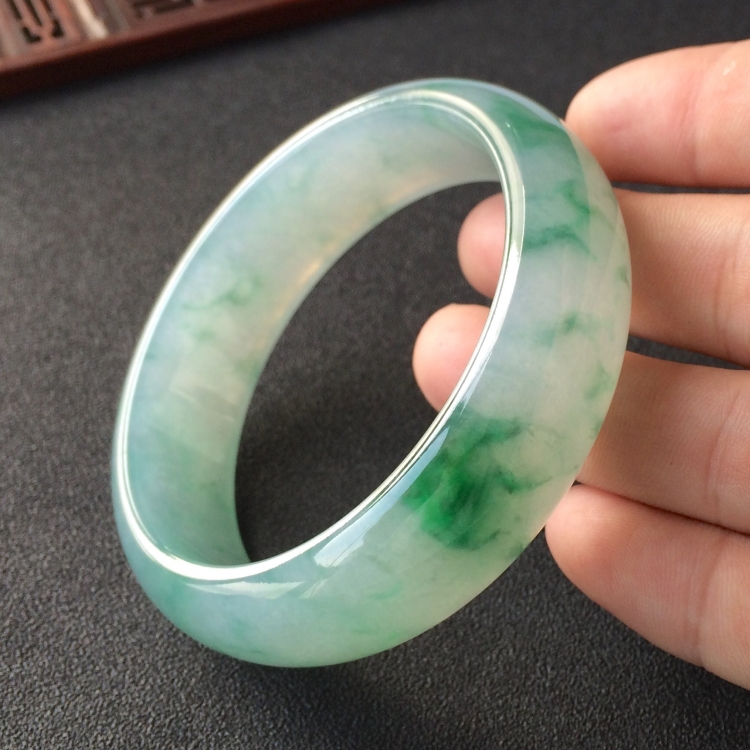 (超值推荐)糯冰种飘花手镯(59.8mm)