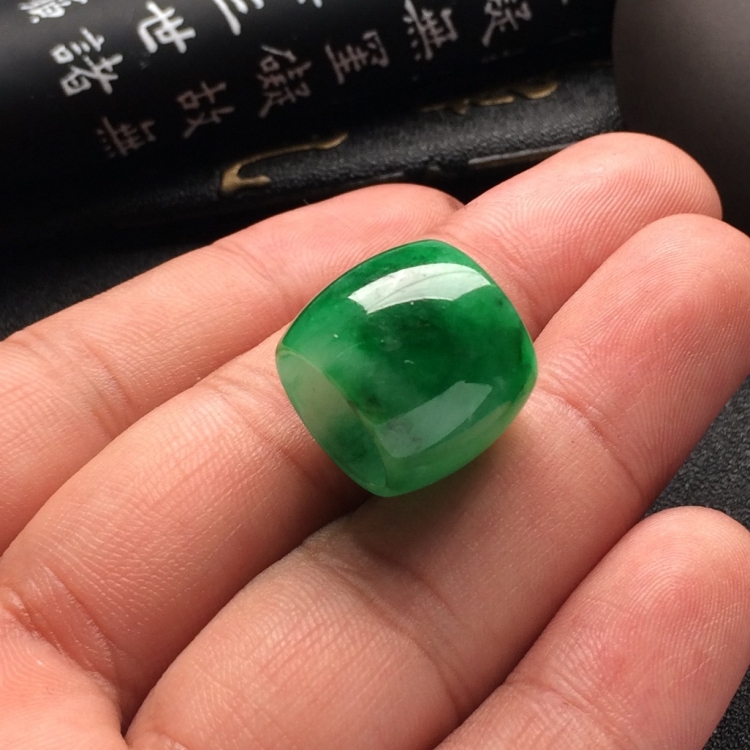 （超值推荐）糯冰种翠色路路通挂件
