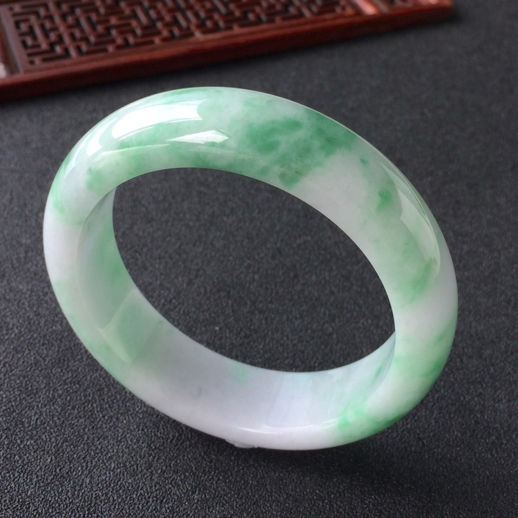 (超值推荐)糯冰种飘花手镯(56.8mm)