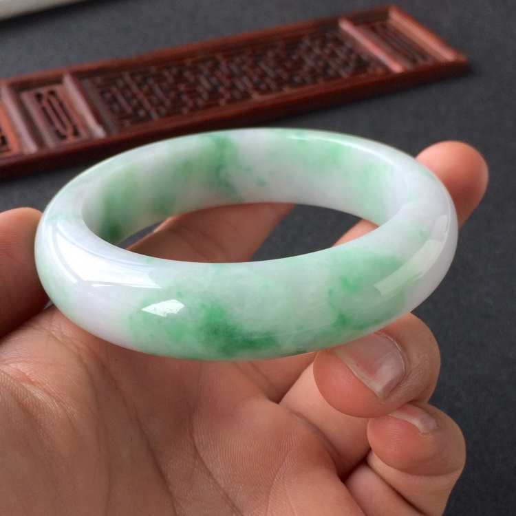 (超值推荐)糯冰种飘花手镯(56.8mm)