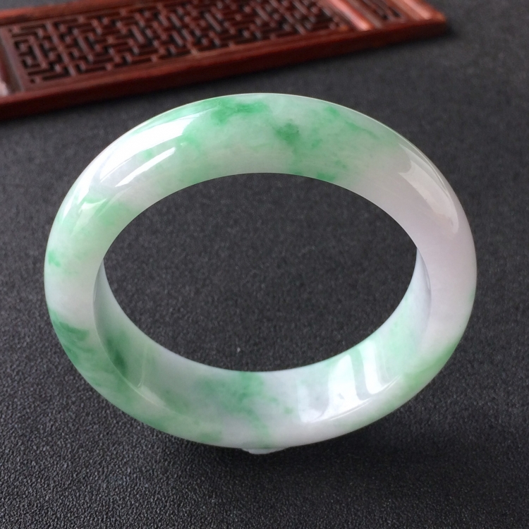 (超值推荐)糯冰种飘花手镯(56.8mm)