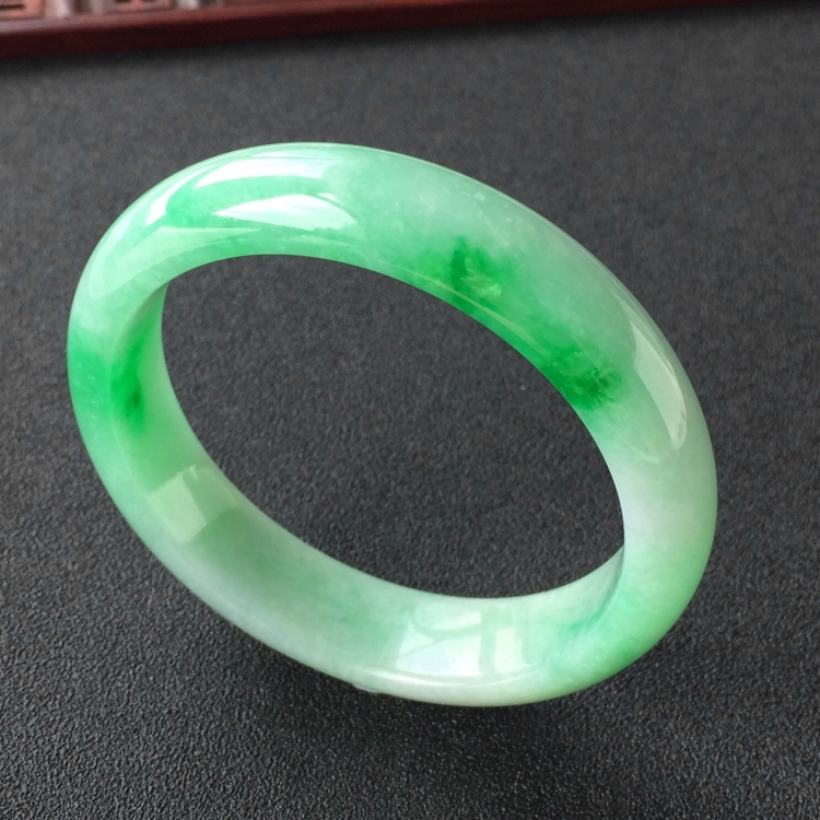 (超值推荐)糯冰种飘翠手镯(57.4mm)