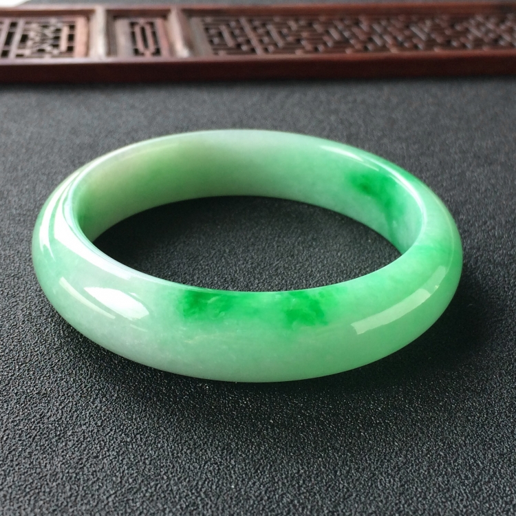 (超值推荐)糯冰种飘翠手镯(57.4mm)
