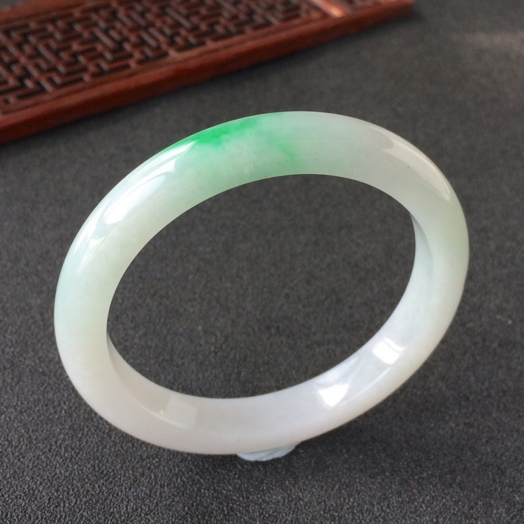(超值推荐)糯冰种飘翠手镯(53.6mm)