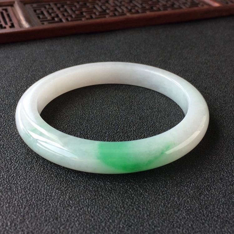 (超值推荐)糯冰种飘翠手镯(53.6mm)