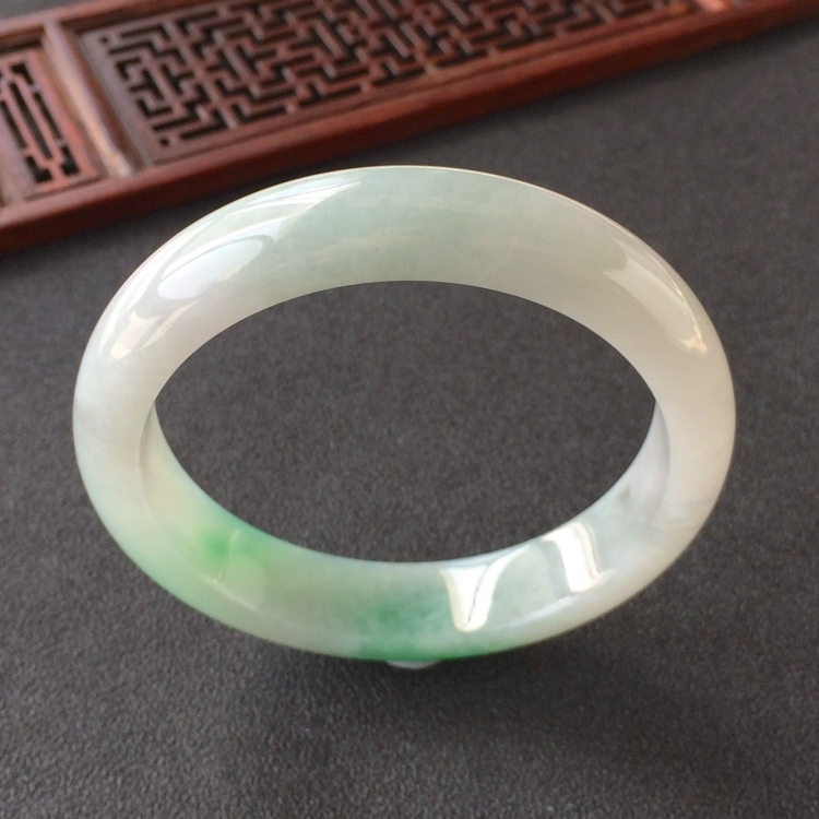 (超值推荐)糯冰种飘翠手镯(57.2mm)
