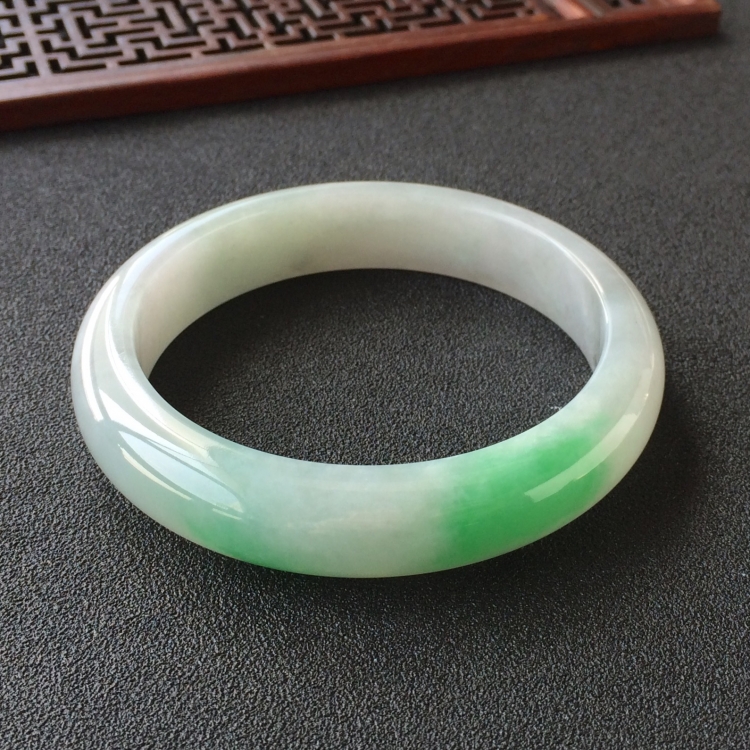 (超值推荐)糯冰种飘翠手镯(57.2mm)