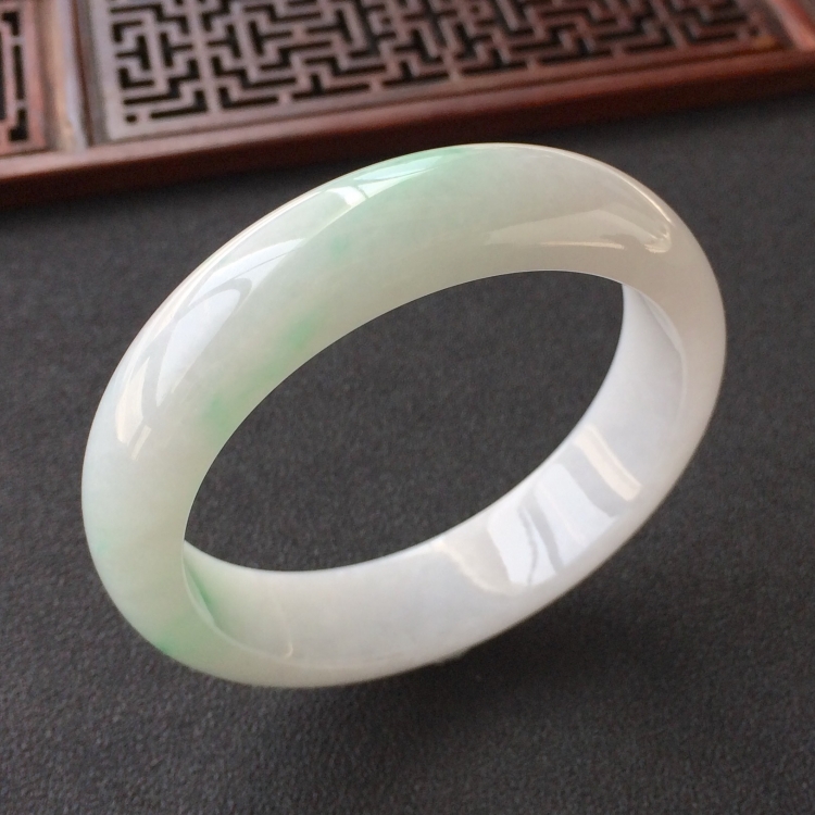 (超值推荐)糯冰种飘翠手镯(52.8mm)
