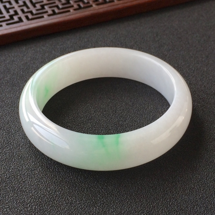 (超值推荐)糯冰种飘翠手镯(52.8mm)