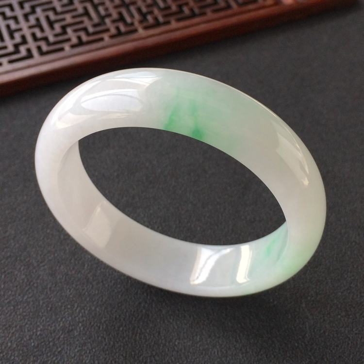 (超值推荐)糯冰种飘翠手镯(52.8mm)