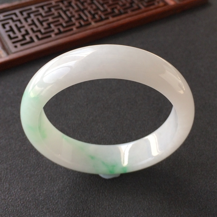 (超值推荐)糯冰种飘翠手镯(52.8mm)