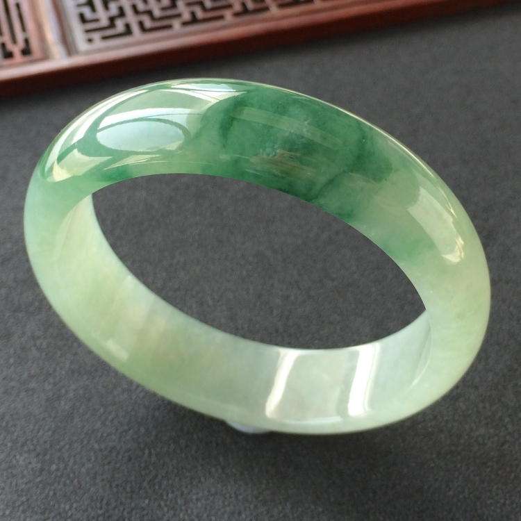 (超值推荐)糯冰种飘花手镯(60.7mm)