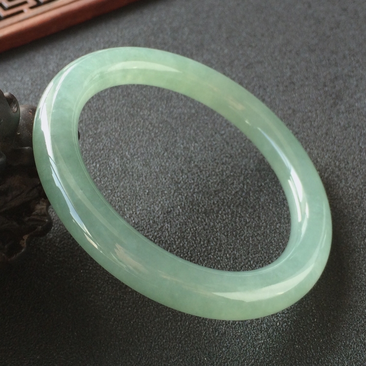(超值推荐)糯冰种晴水圆条手镯(55mm)