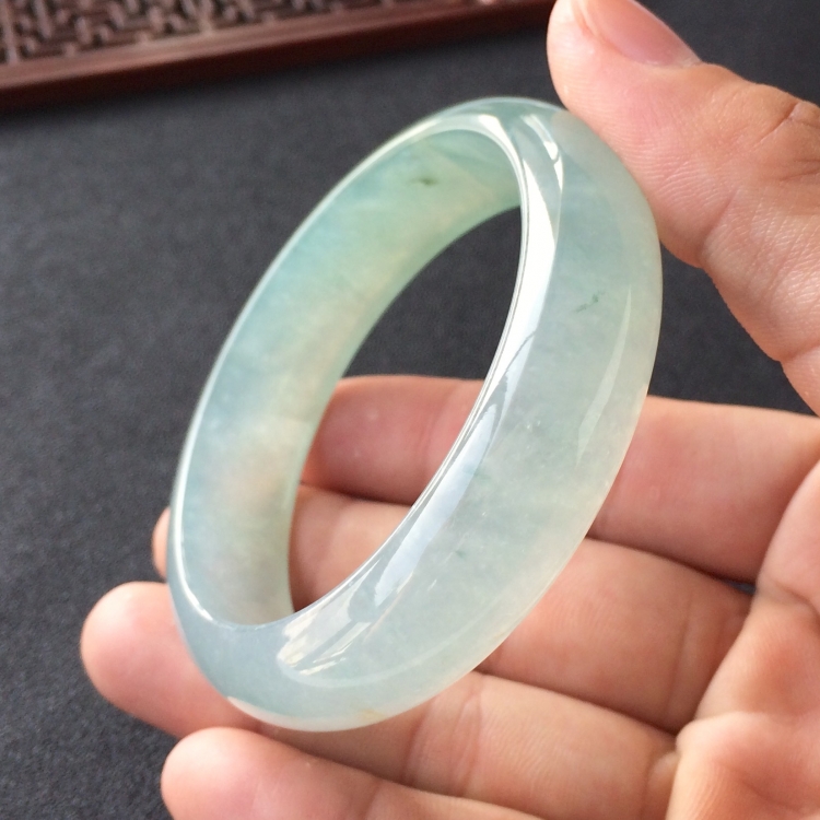 (超值推荐)冰种晴水略飘花手镯(56.3mm)