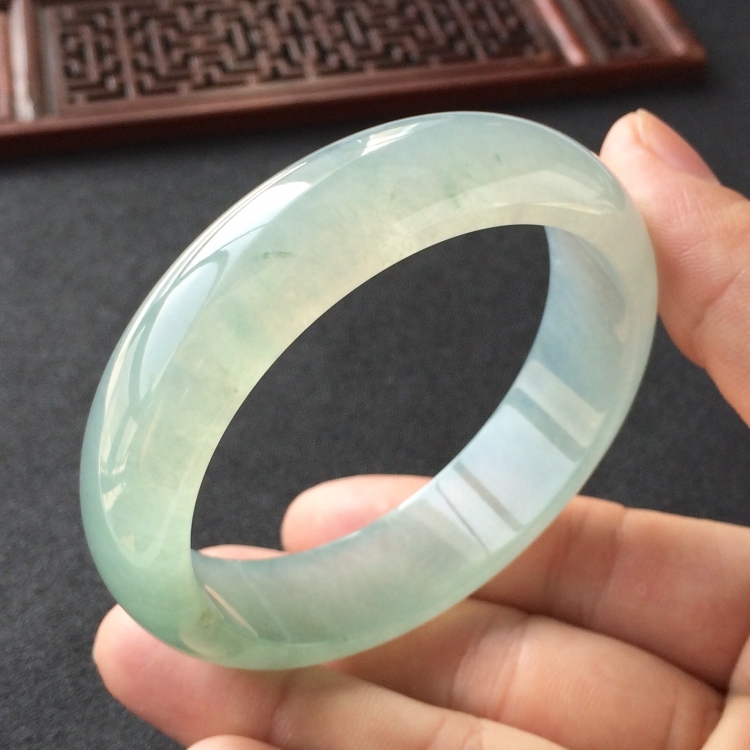 (超值推荐)冰种晴水略飘花手镯(56.3mm)