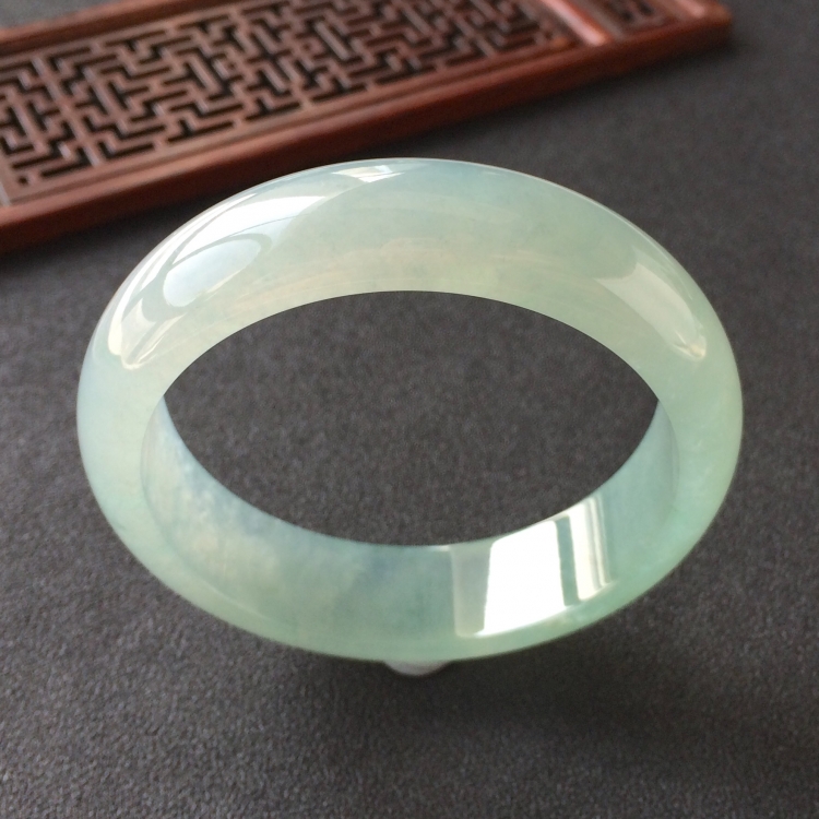 (超值推荐)冰种晴水略飘花手镯(56.3mm)