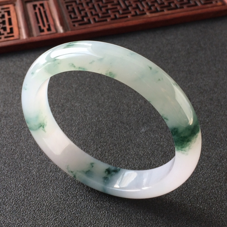 (超值推荐)糯冰种飘花手镯(58.8mm)
