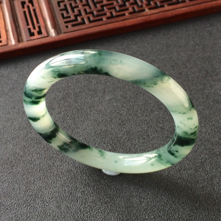 (超值推荐)冰种飘花圆条手镯(53.8mm)