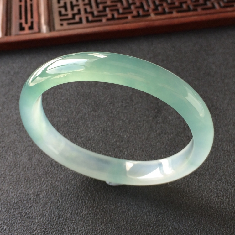 (超值推荐)冰种晴水贵妃镯(56mm-48.5mm)