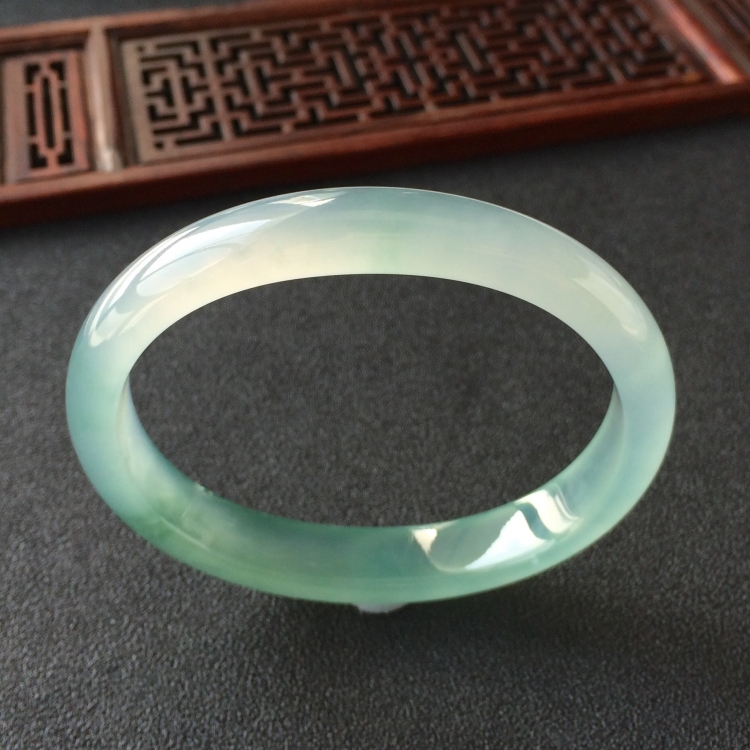 (超值推荐)冰种晴水贵妃镯(56mm-48.5mm)