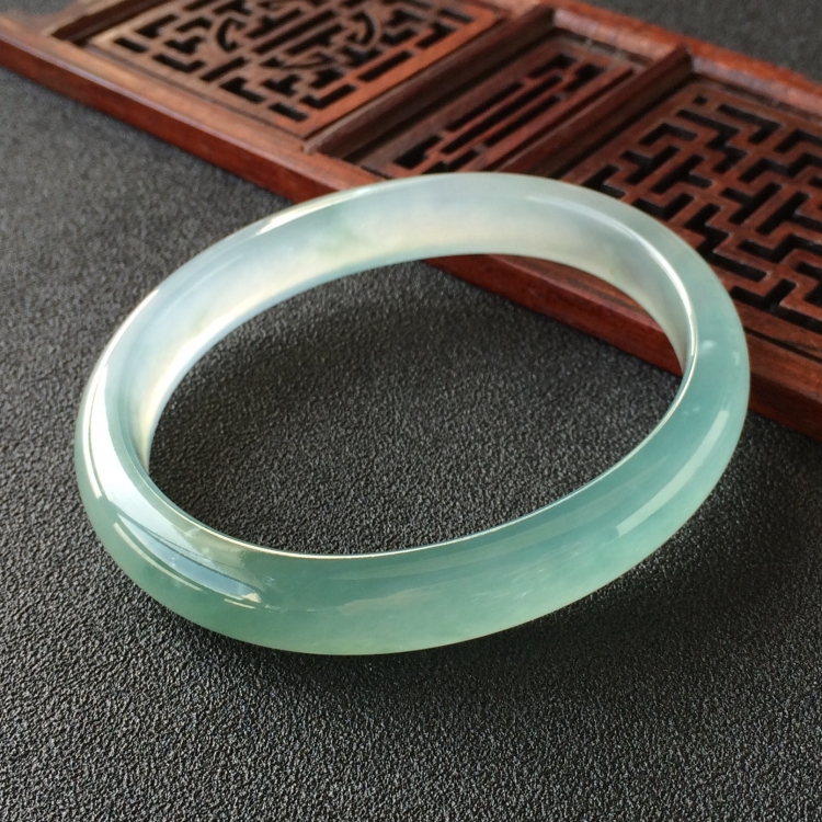 (超值推荐)冰种晴水贵妃镯(56mm-48.5mm)