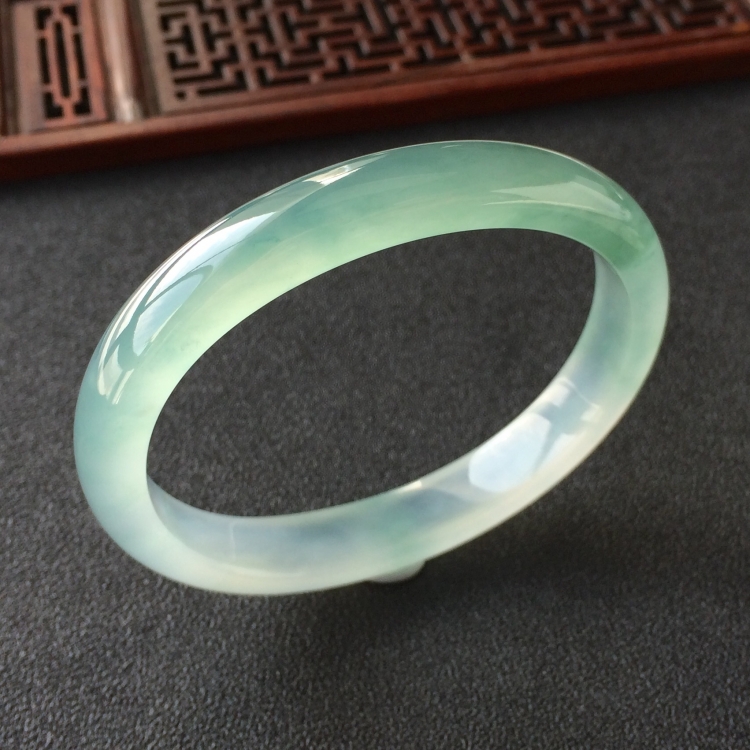 (超值推荐)冰种晴水贵妃镯(56mm-48.5mm)