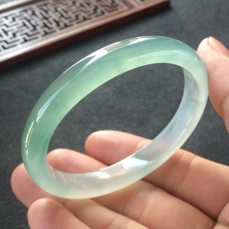 (超值推荐)冰种晴水贵妃镯(56mm-48.5mm)
