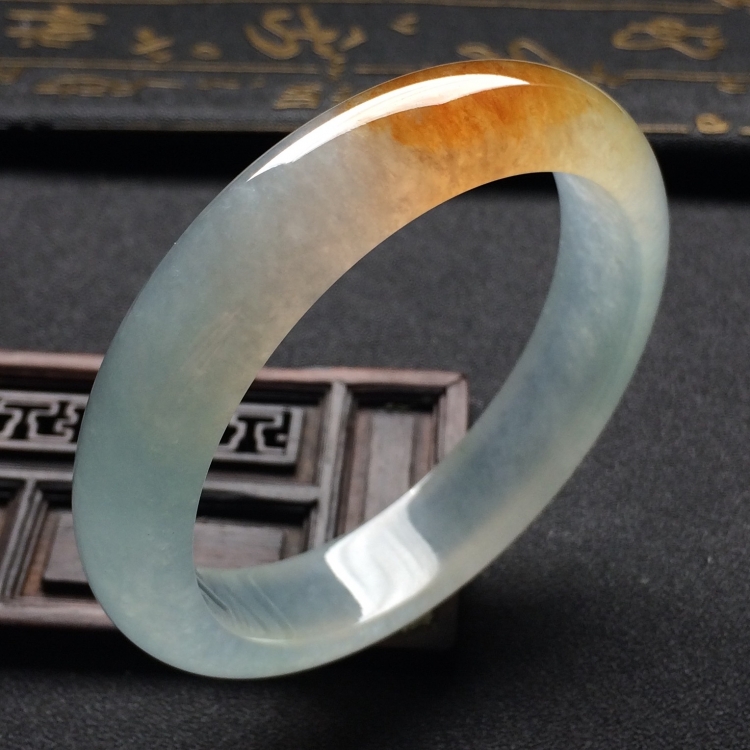 （超值推荐）冰种淡晴水带黄翡手镯（57.2mm）