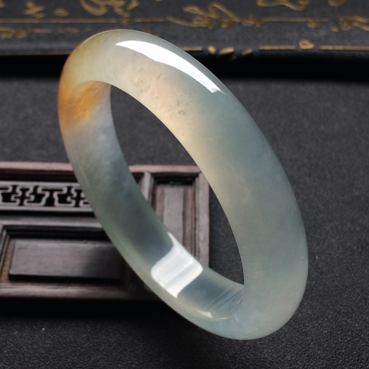 （超值推荐）冰种淡晴水带黄翡手镯（57.2mm）
